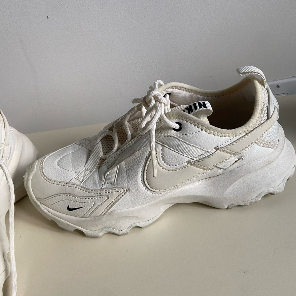 Nike TC 7900 Sneakers - Picture 7 of 10